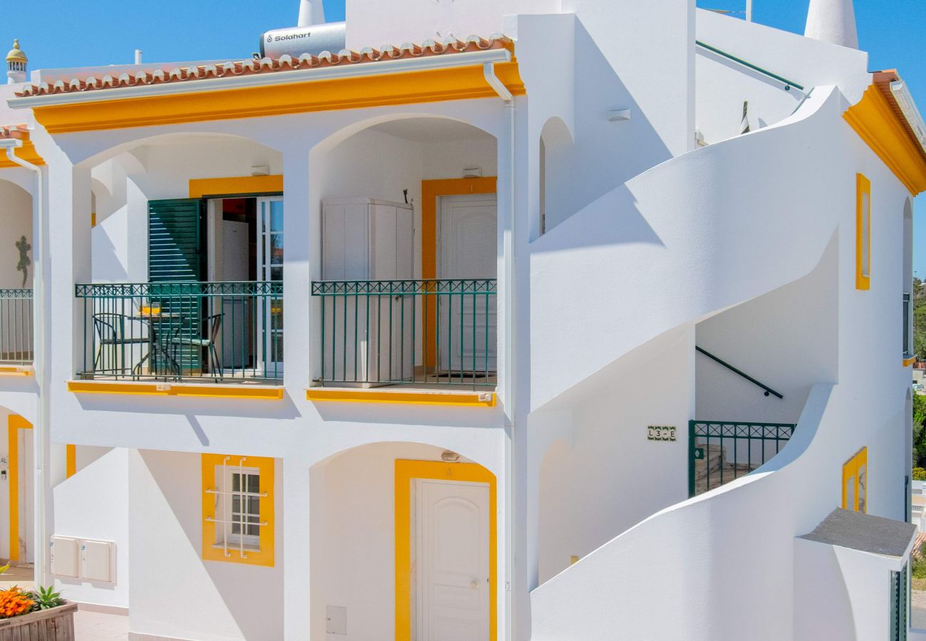 Apartamento em Carvoeiro -  Lily Fabulous 1 Bed Apt with Roof Terrace & Pool  