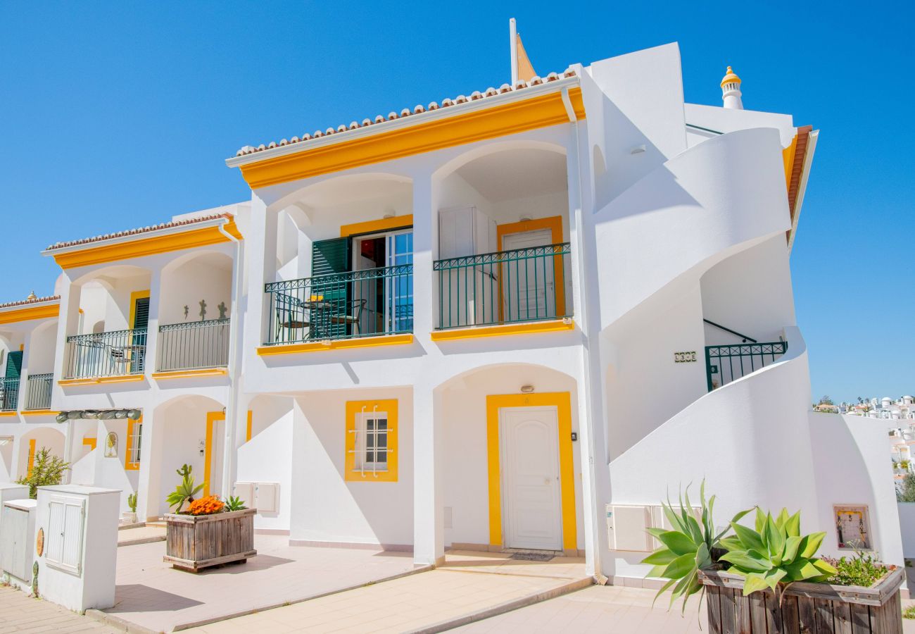 Apartamento em Carvoeiro -  Lily Fabulous 1 Bed Apt with Roof Terrace & Pool  