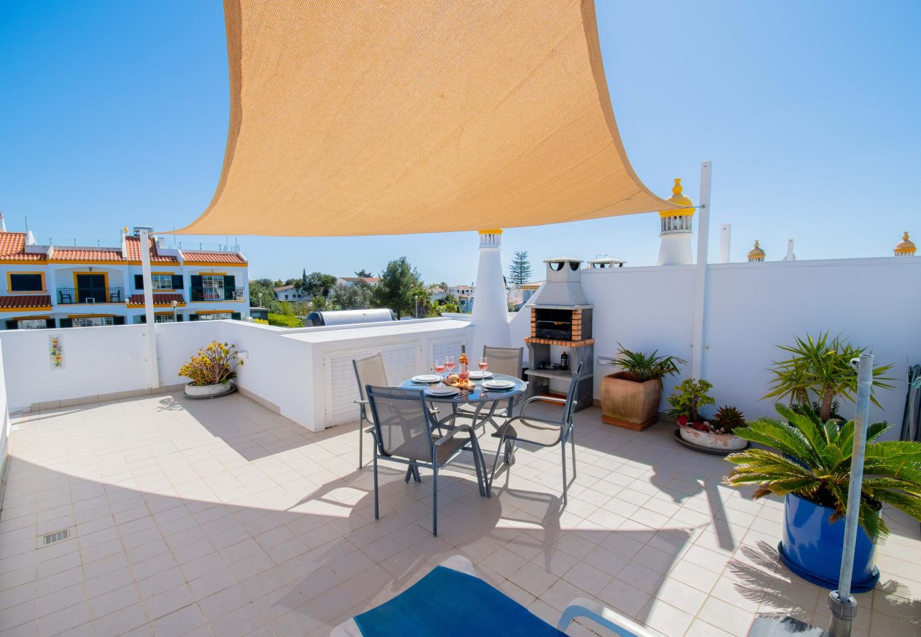 Apartamento em Carvoeiro -  Lily Fabulous 1 Bed Apt with Roof Terrace & Pool  