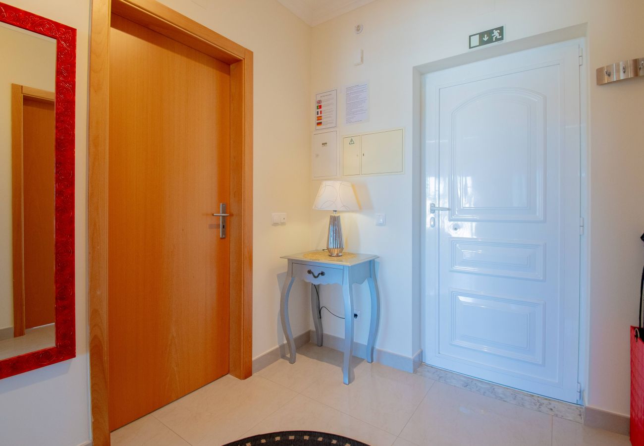 Apartamento em Carvoeiro -  Lily Fabulous 1 Bed Apt with Roof Terrace & Pool  