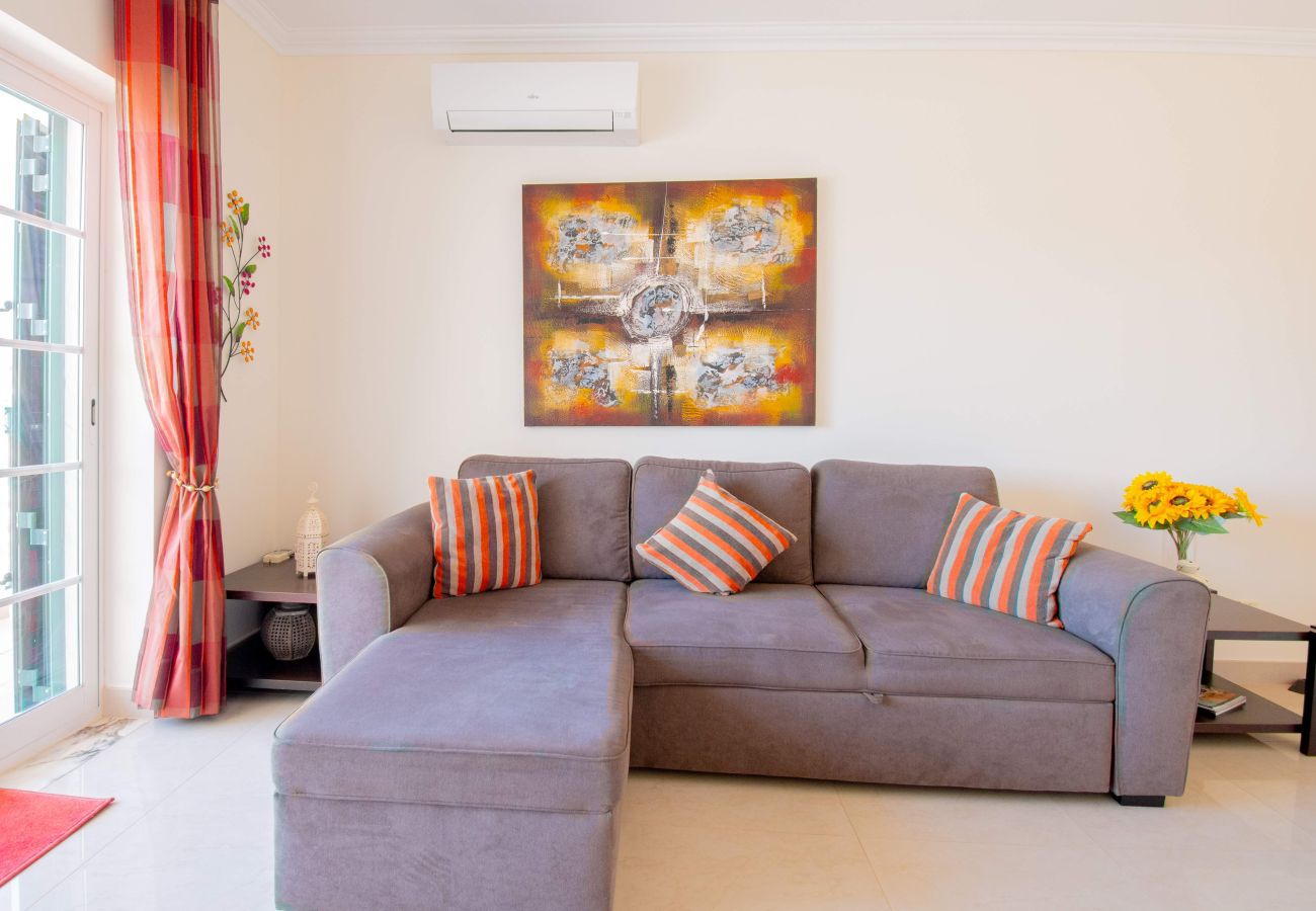 Apartamento em Carvoeiro -  Lily Fabulous 1 Bed Apt with Roof Terrace & Pool  