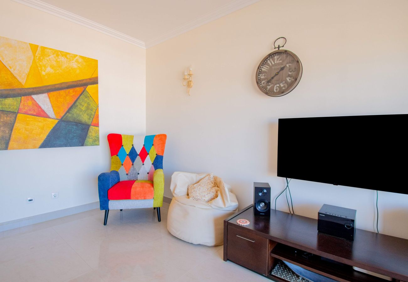 Apartamento em Carvoeiro -  Lily Fabulous 1 Bed Apt with Roof Terrace & Pool  