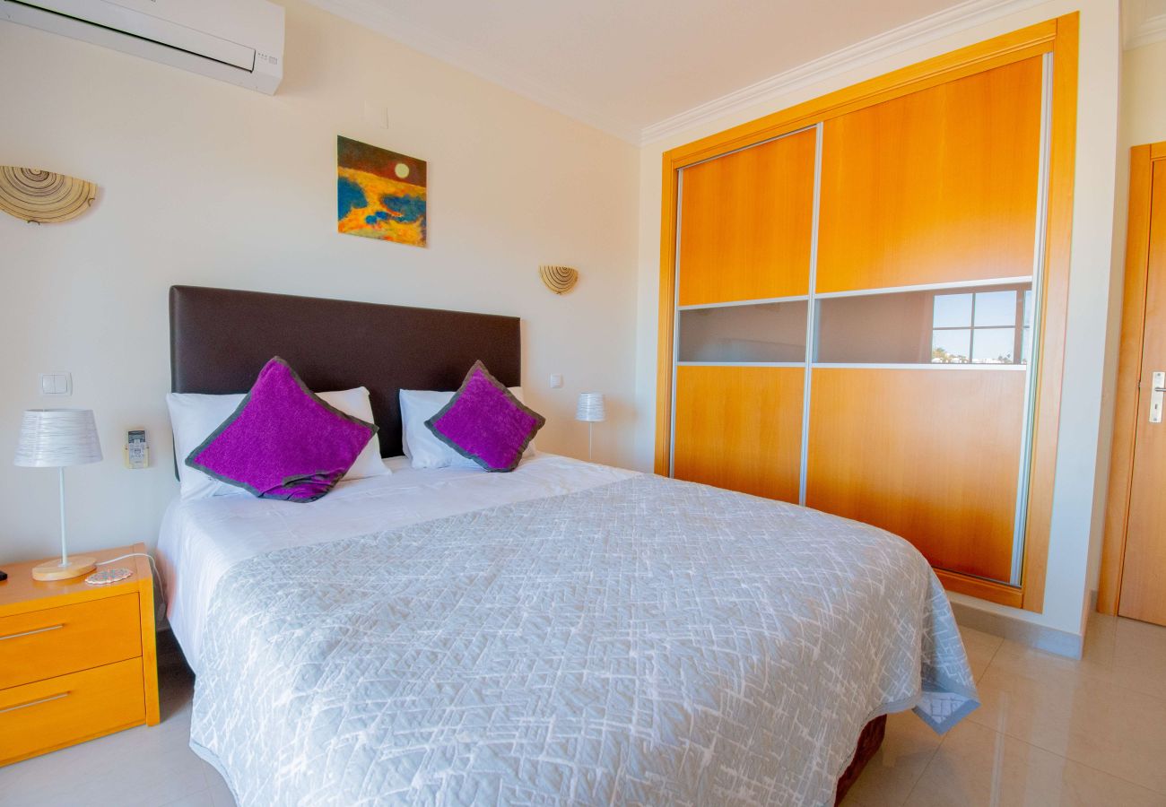 Apartamento em Carvoeiro -  Lily Fabulous 1 Bed Apt with Roof Terrace & Pool  