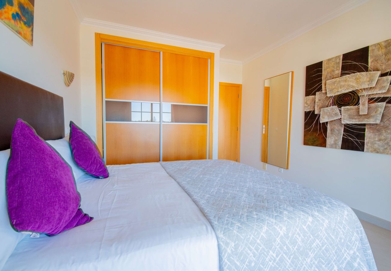 Apartamento em Carvoeiro -  Lily Fabulous 1 Bed Apt with Roof Terrace & Pool  