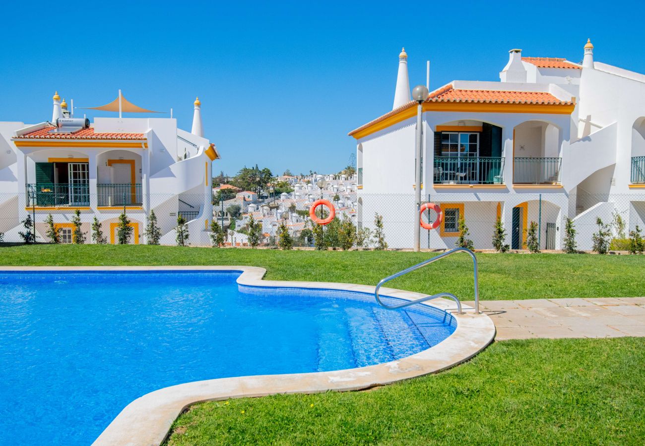 Apartamento em Carvoeiro -  Lily Fabulous 1 Bed Apt with Roof Terrace & Pool  