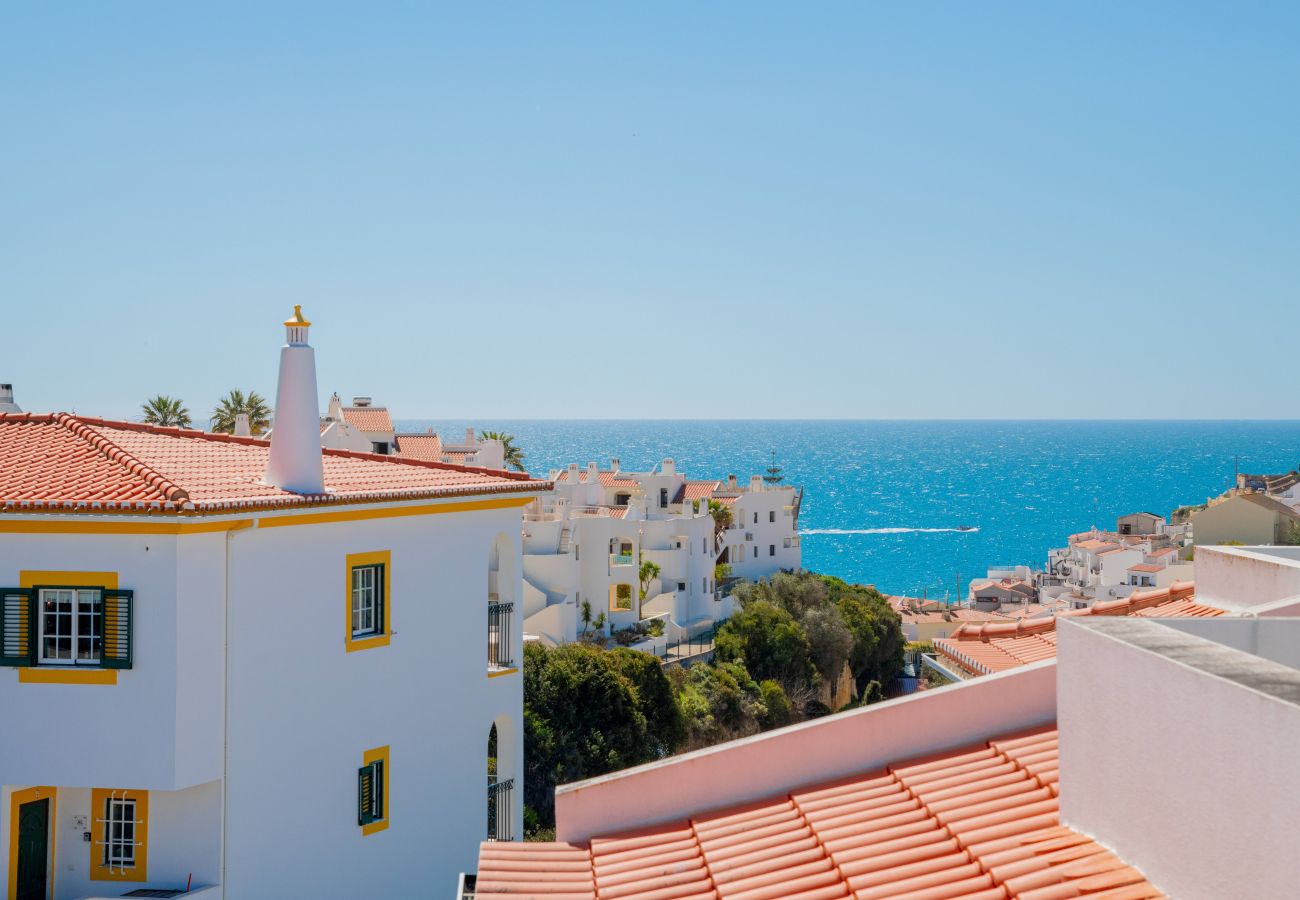Apartamento em Carvoeiro -  Lily Fabulous 1 Bed Apt with Roof Terrace & Pool  