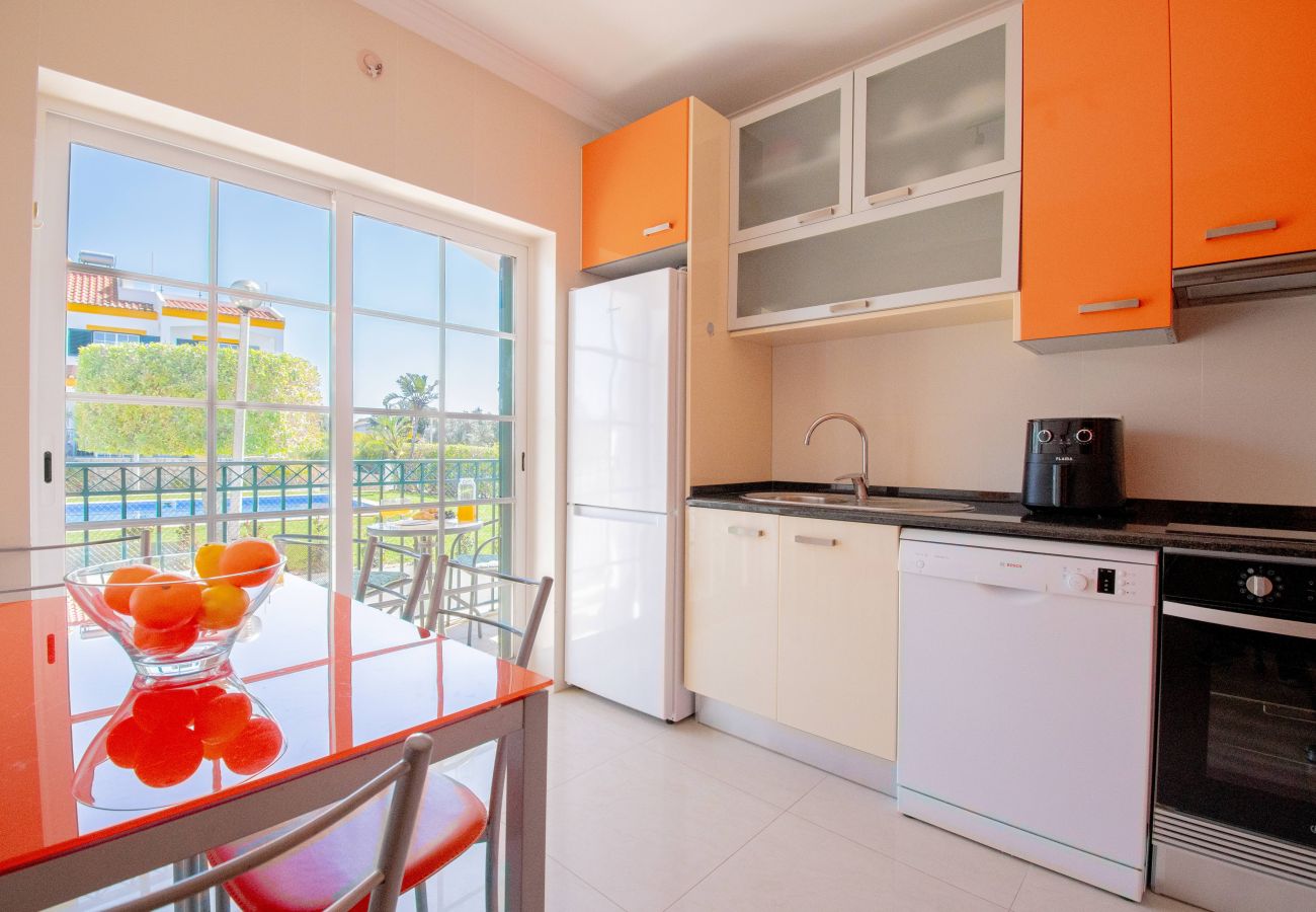Apartamento em Carvoeiro -  Lily Fabulous 1 Bed Apt with Roof Terrace & Pool  