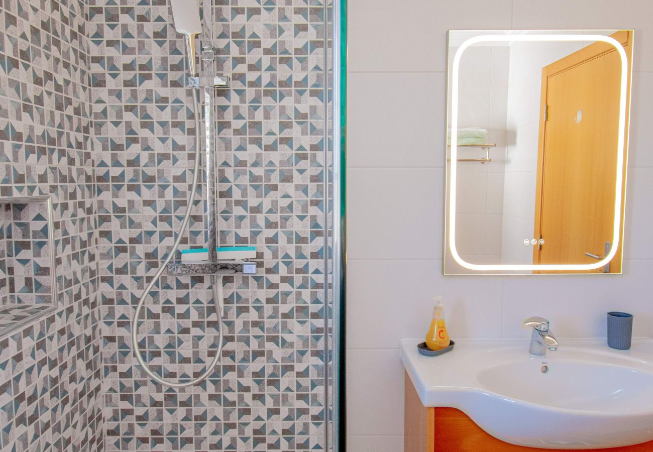Apartamento em Carvoeiro -  Lily Fabulous 1 Bed Apt with Roof Terrace & Pool  