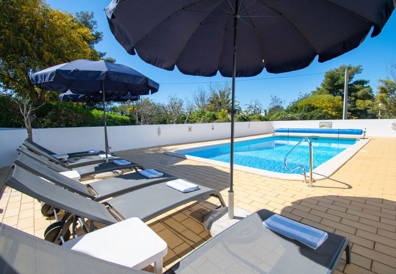Villa em Carvoeiro - Casa Patricia: Superb villa on Vale do Milho with heated pool 