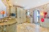 Apartamento em Carvoeiro - Bay D Townhouse With Roof Top Jacuzzi and Sea Views 