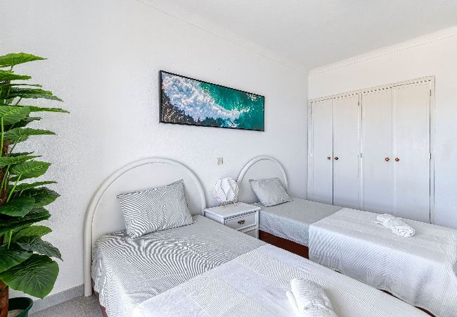 Apartamento em Carvoeiro -  Shanta Spacious 3 Bedrooms Apartment Overlooking the Beach 