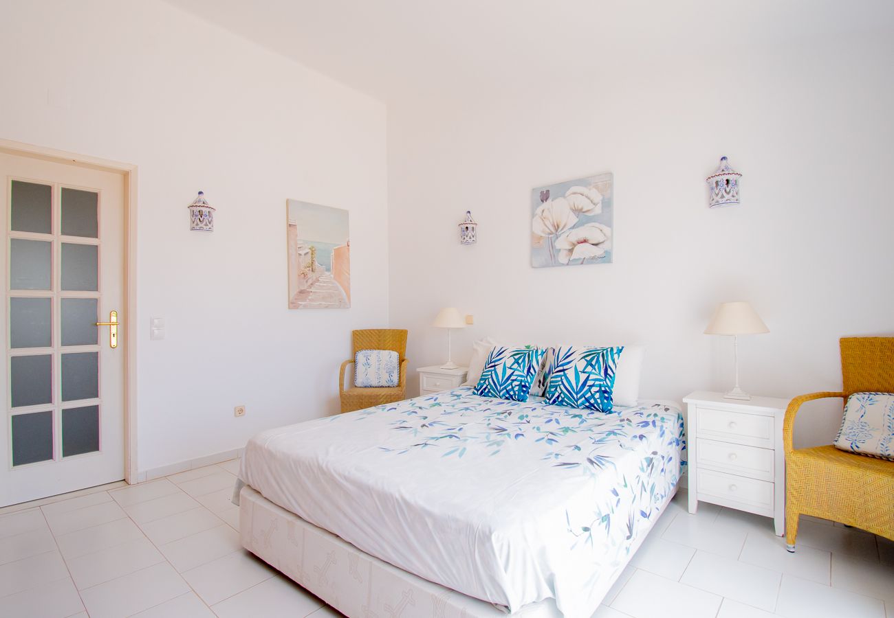Villa em Carvoeiro - Spacius Family Villa With Private Pool! 