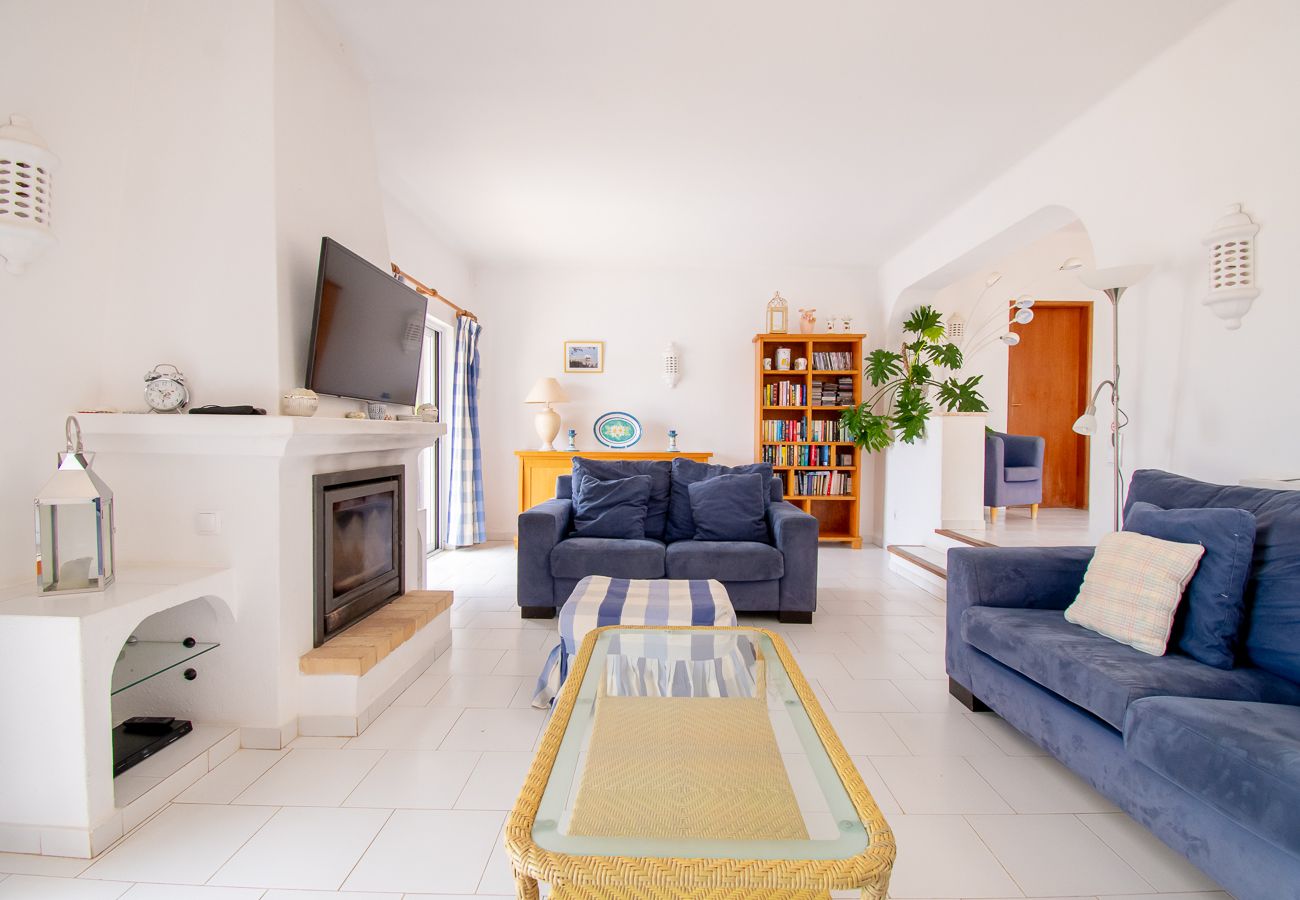 Villa em Carvoeiro - Spacius Family Villa With Private Pool! 