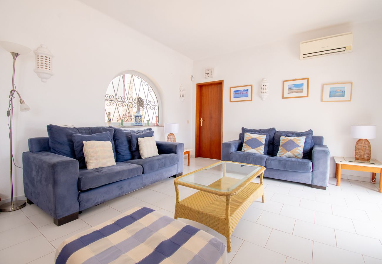 Villa em Carvoeiro - Spacius Family Villa With Private Pool! 