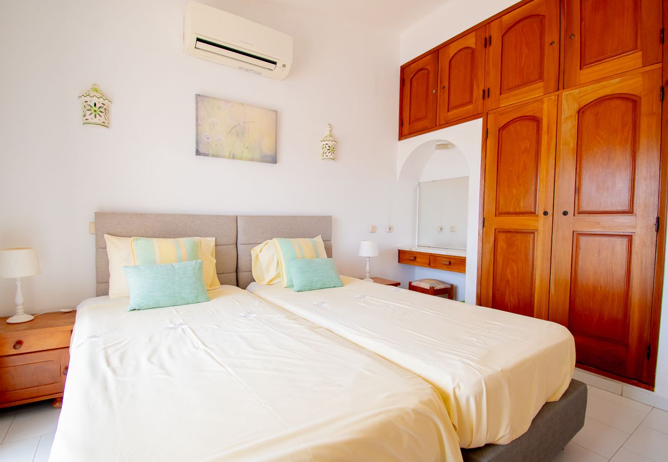 Villa em Carvoeiro - Spacius Family Villa With Private Pool! 