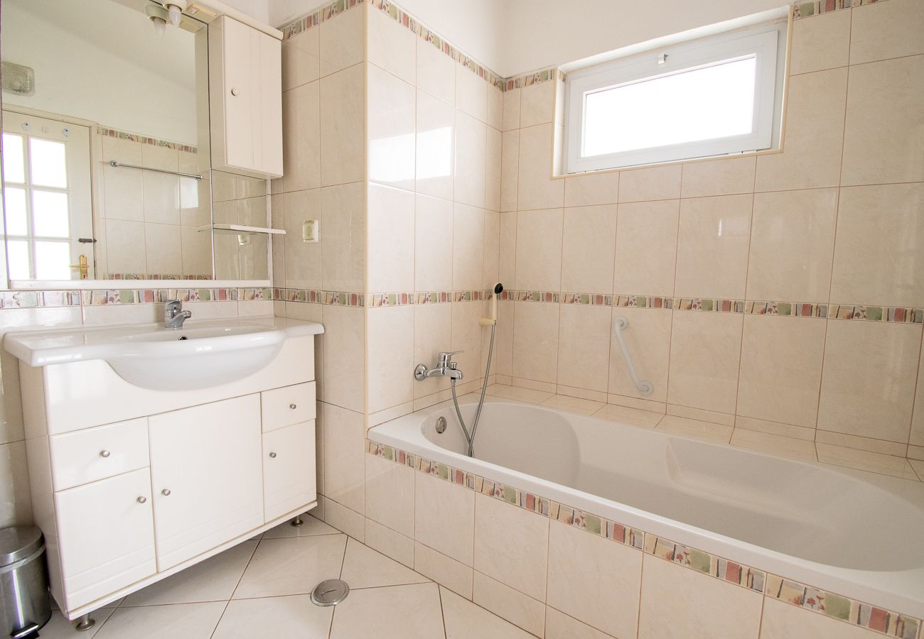 Villa em Carvoeiro - Spacius Family Villa With Private Pool! 