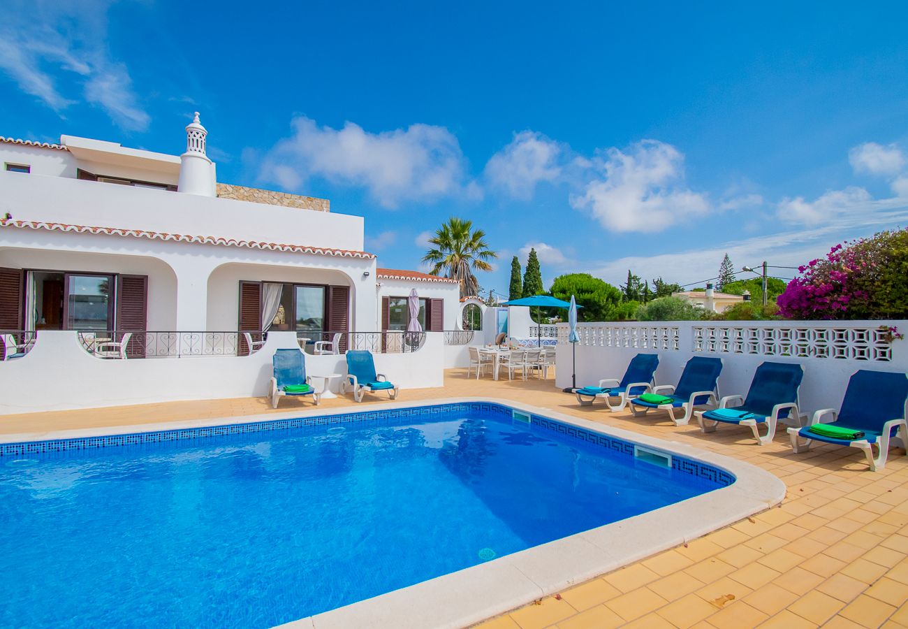 Villa em Carvoeiro - Spacius Family Villa With Private Pool! 