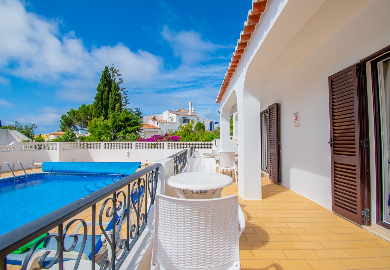 Villa em Carvoeiro - Spacius Family Villa With Private Pool! 