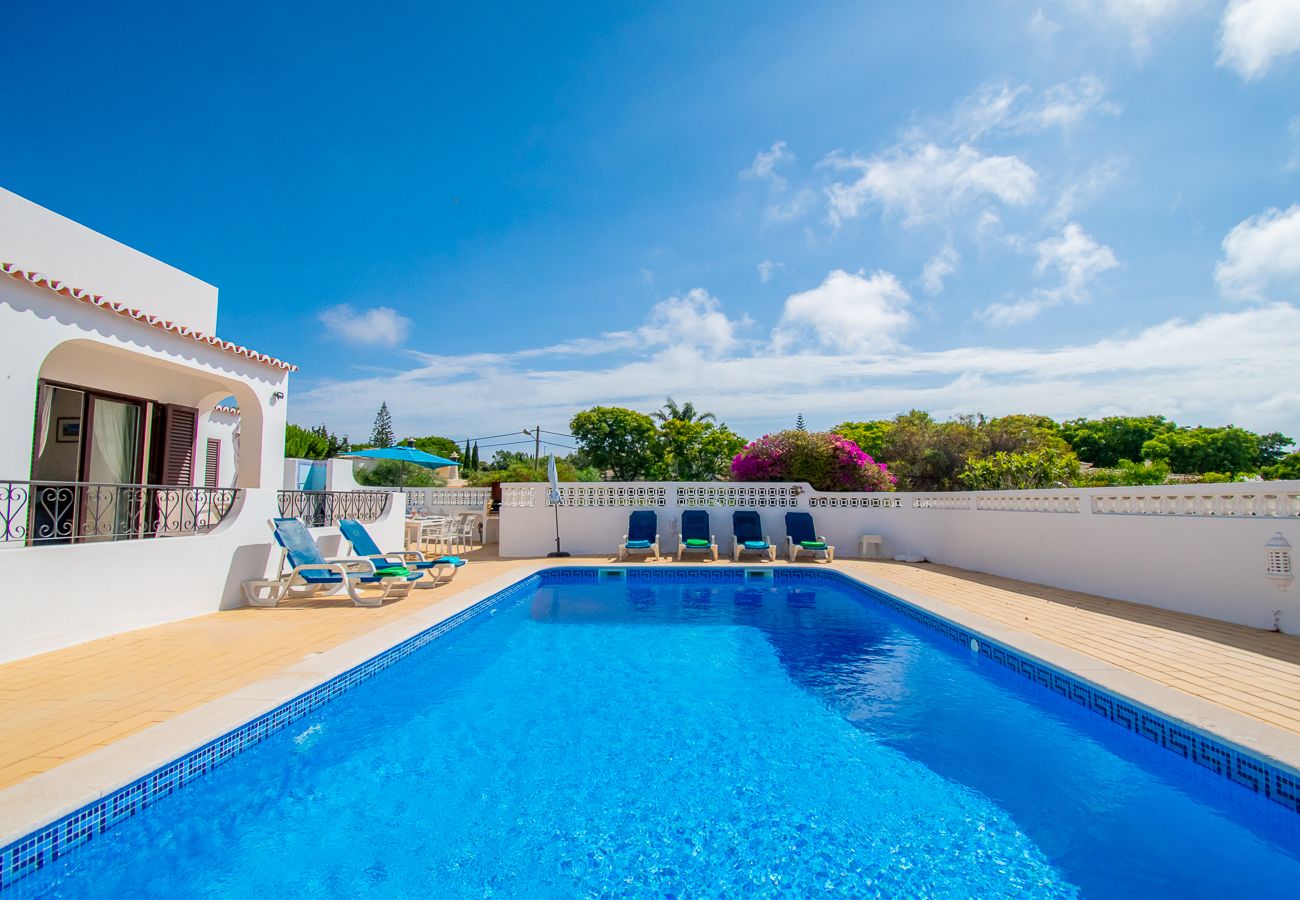 Villa em Carvoeiro - Spacius Family Villa With Private Pool! 