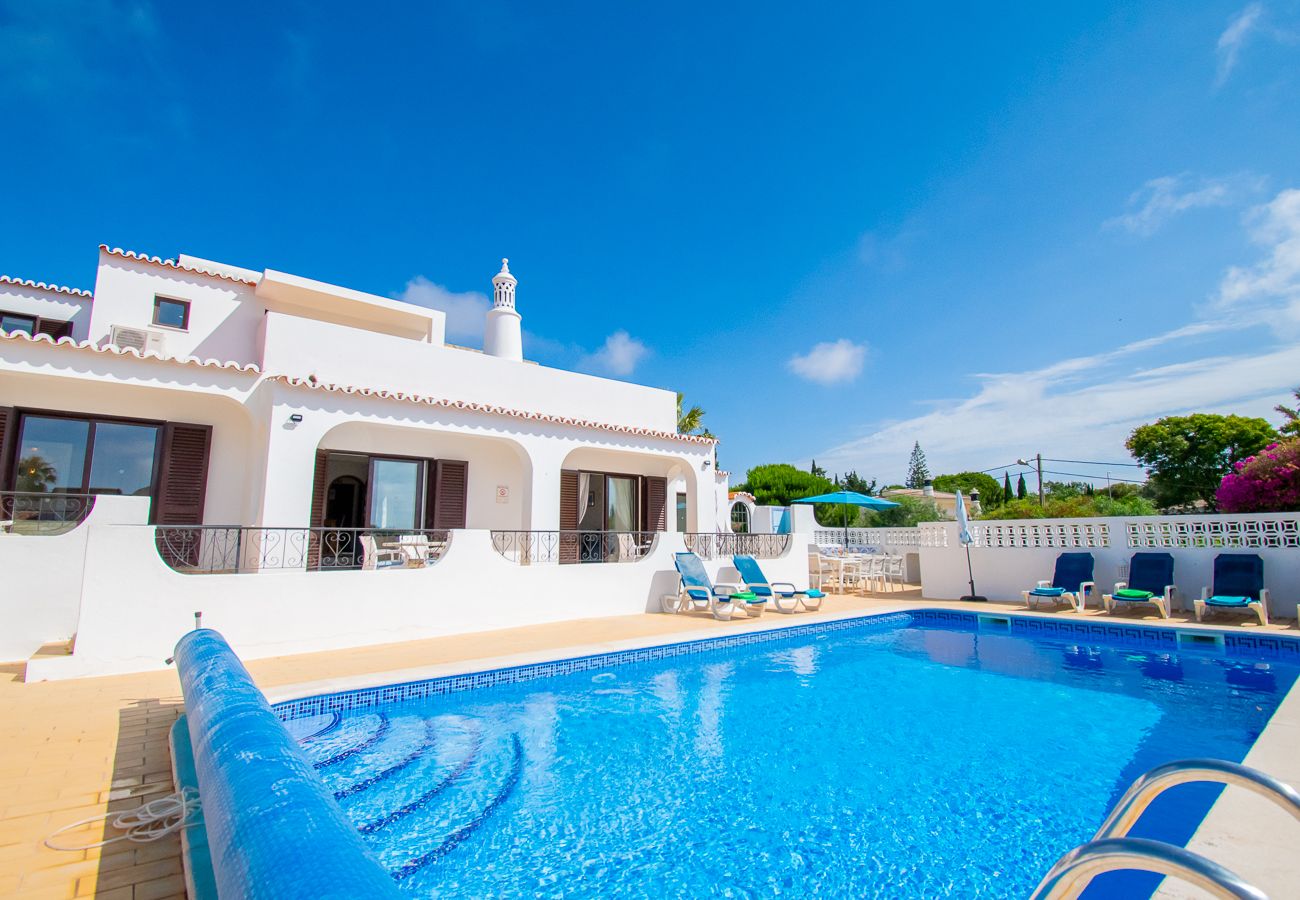 Villa em Carvoeiro - Spacius Family Villa With Private Pool! 
