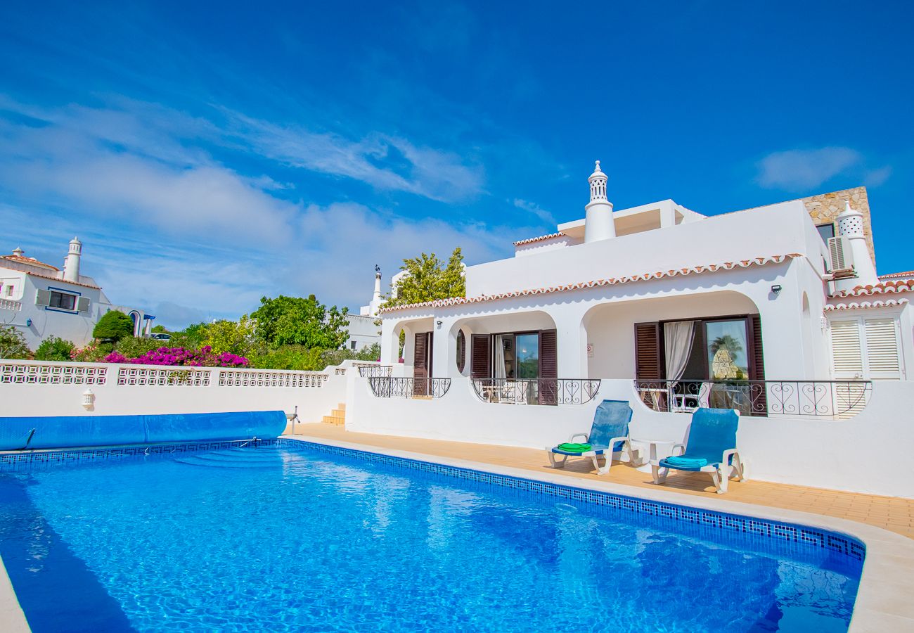 Villa em Carvoeiro - Spacius Family Villa With Private Pool! 