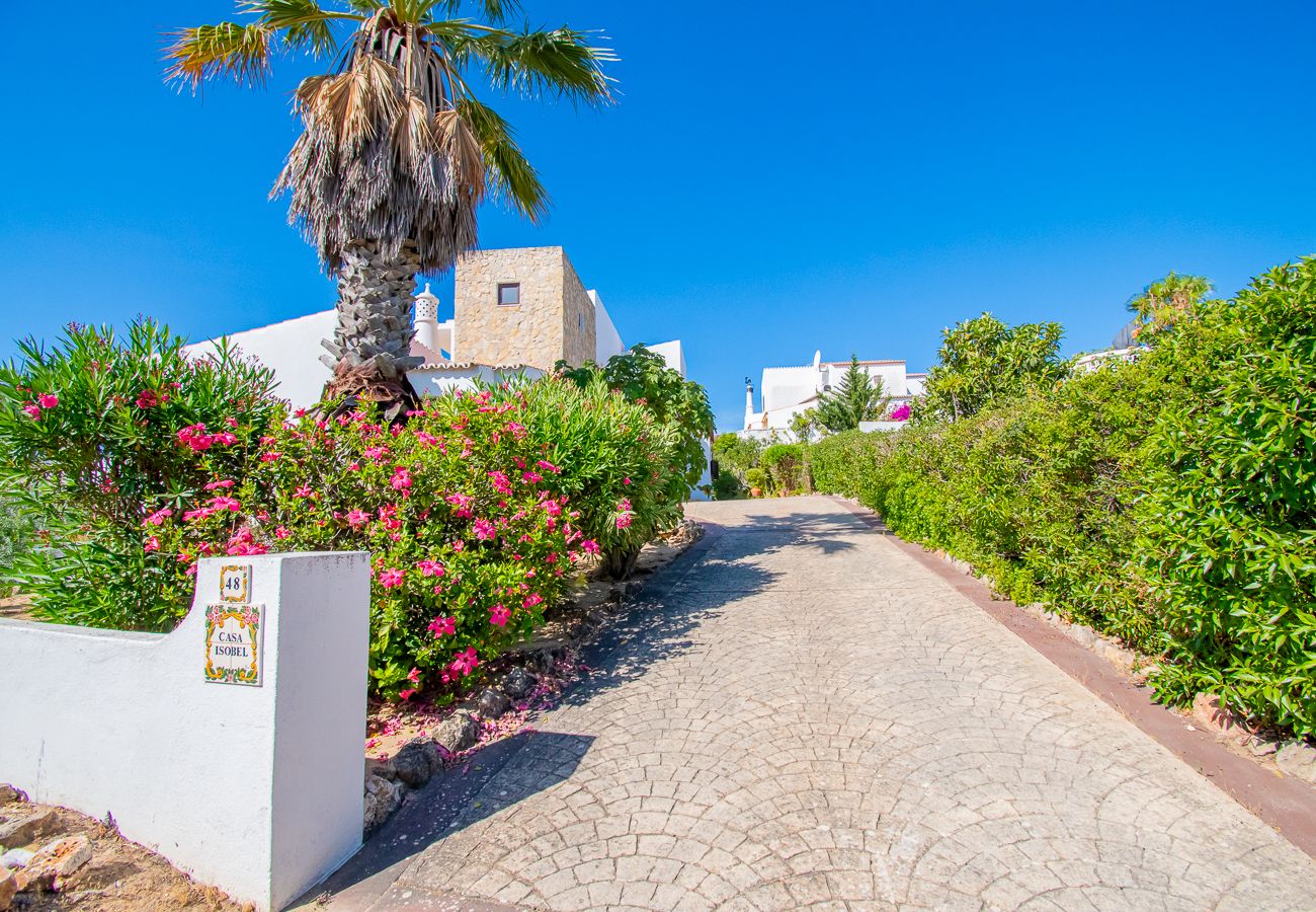 Villa em Carvoeiro - Spacius Family Villa With Private Pool! 