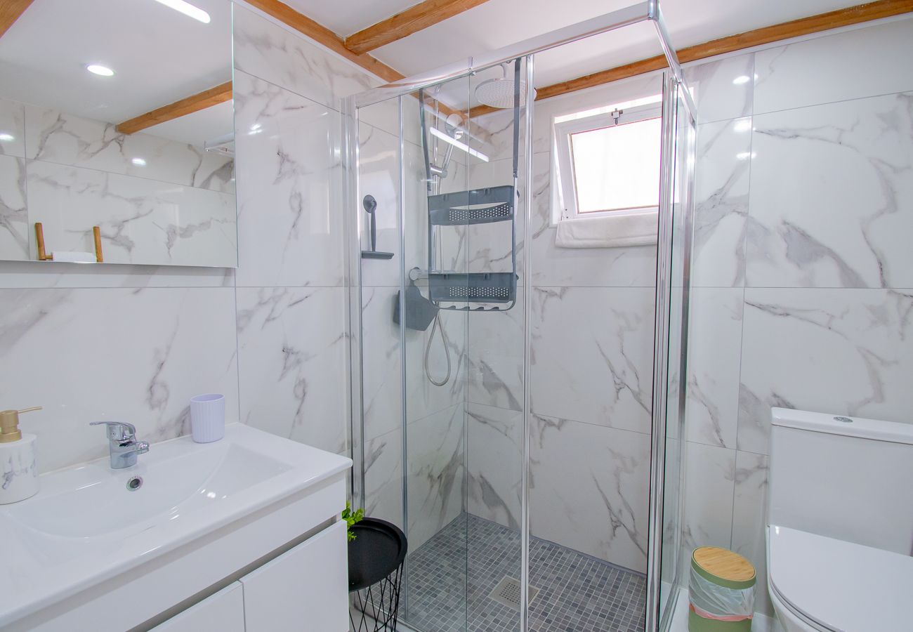 Villa em Carvoeiro -  Montenegro Superbly Located Family Vila With Game Room & Pool 