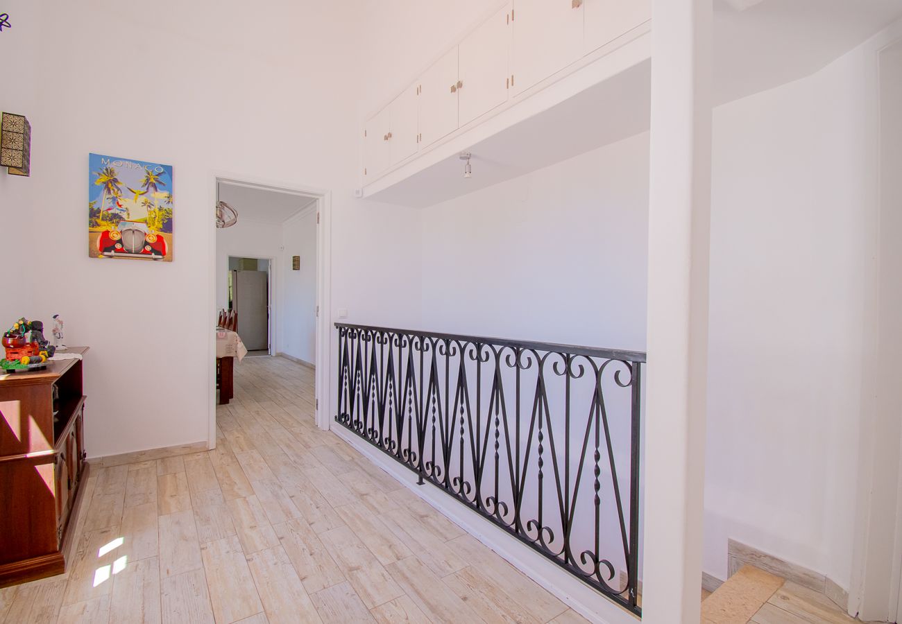 Villa em Carvoeiro -  Montenegro Superbly Located Family Vila With Game Room & Pool 
