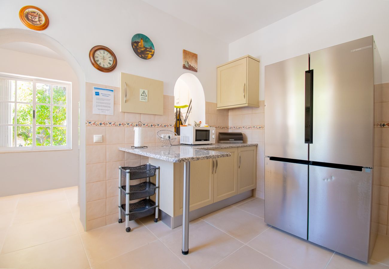 Villa em Carvoeiro -  Montenegro Superbly Located Family Vila With Game Room & Pool 