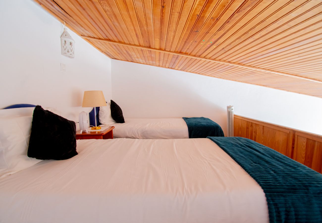 Villa em Carvoeiro -  Montenegro Superbly Located Family Vila With Game Room & Pool 