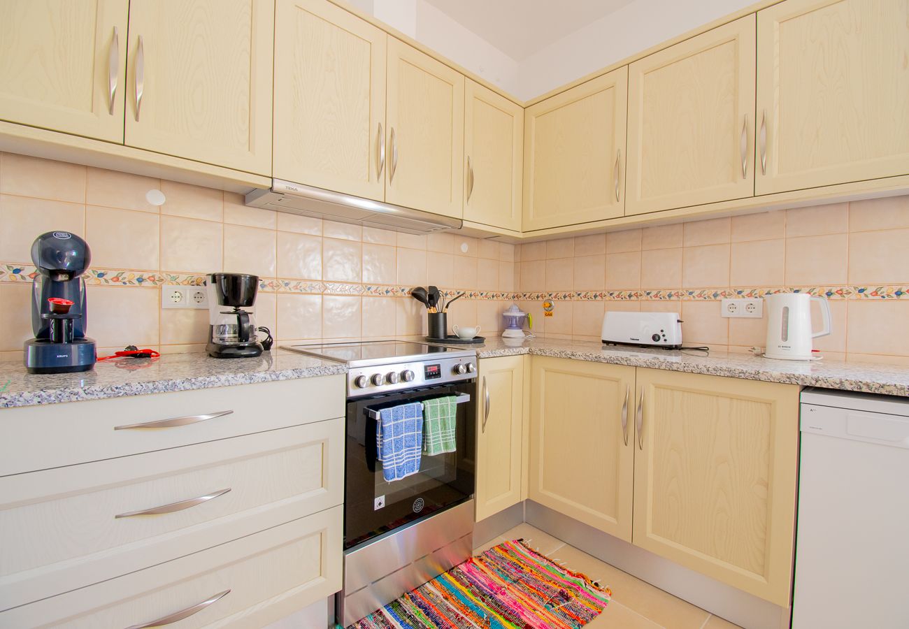 Villa em Carvoeiro -  Montenegro Superbly Located Family Vila With Game Room & Pool 