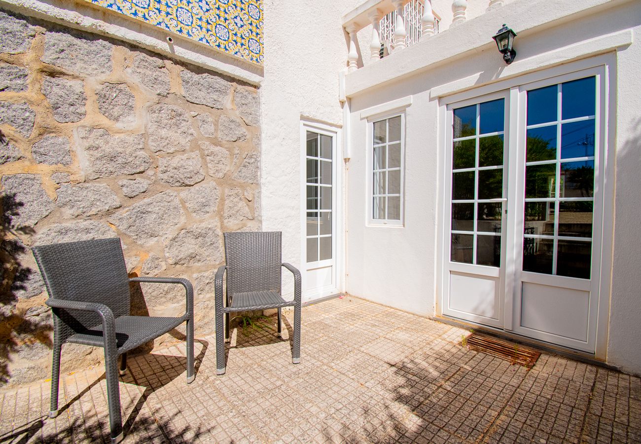 Villa em Carvoeiro -  Montenegro Superbly Located Family Vila With Game Room & Pool 