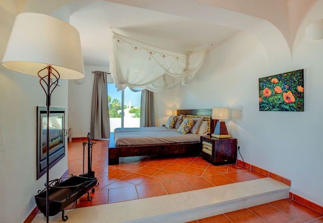 Villa em Carvoeiro -  Casa Ninho · Spacious 5 bedroom villa in an enviable position. 