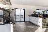 Villa em Carvoeiro - Casa Blanca Magnificent Villa With Modern Design walking distance to beach