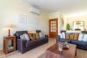 Apartamento em Carvoeiro - Townhouse Vista Atlantic, Charming Two-Bedroom End-Terrace Townhouse in Quiet Cul-de-Sac, Walking Distance to Carvoeiro Centre