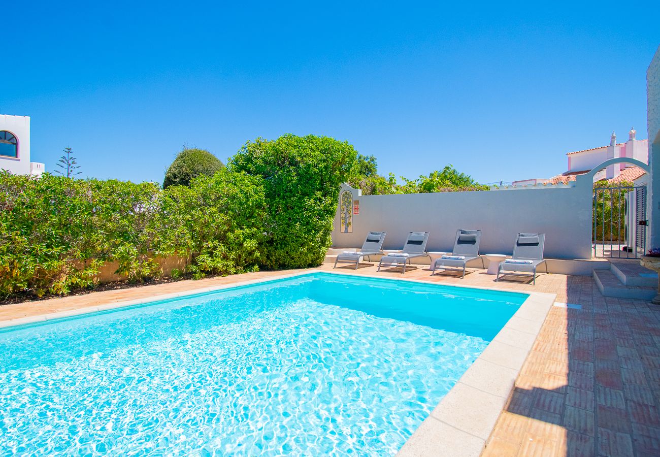 Villa em Carvoeiro - Casa Santa Maria Charming 4 Bedroom Family Villa with  Pool – Walk to Carvoeiro