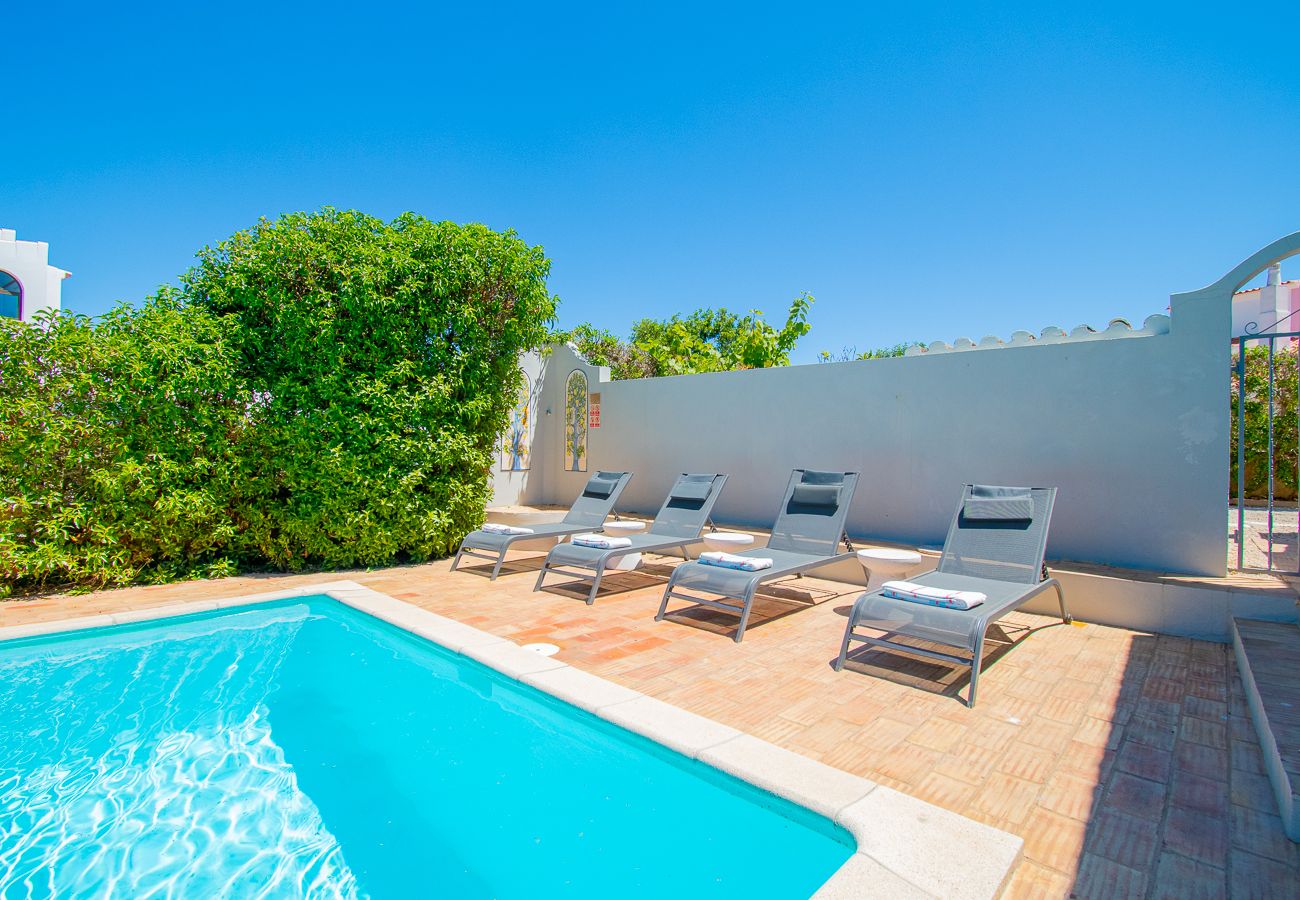 Villa em Carvoeiro - Casa Santa Maria Charming 4 Bedroom Family Villa with  Pool – Walk to Carvoeiro