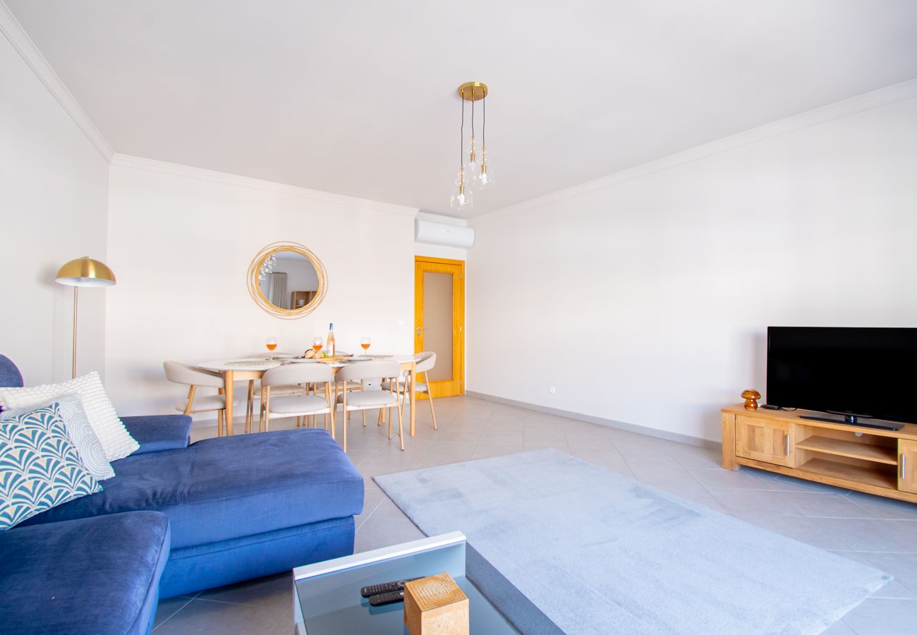 Apartamento em Carvoeiro - Apt Q Stylish 2 Bedroom Apartment in the Heart of Carvoeiro with Parking
