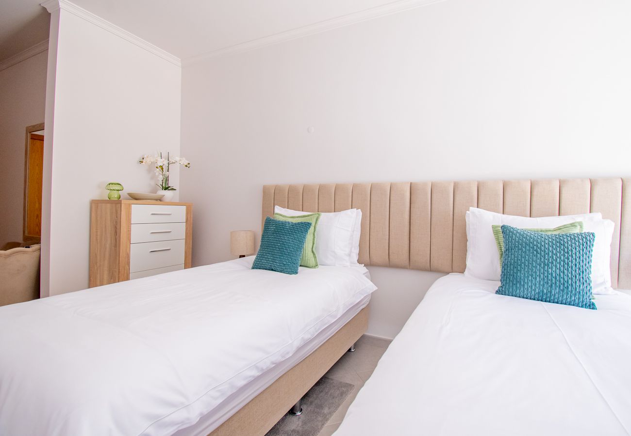Apartamento em Carvoeiro - Apt Q Stylish 2 Bedroom Apartment in the Heart of Carvoeiro with Parking