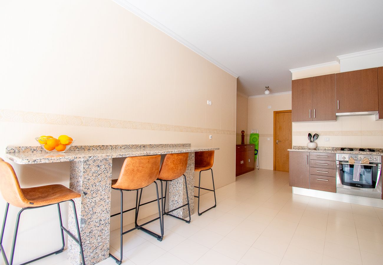 Apartamento em Carvoeiro - Apt Q Stylish 2 Bedroom Apartment in the Heart of Carvoeiro with Parking