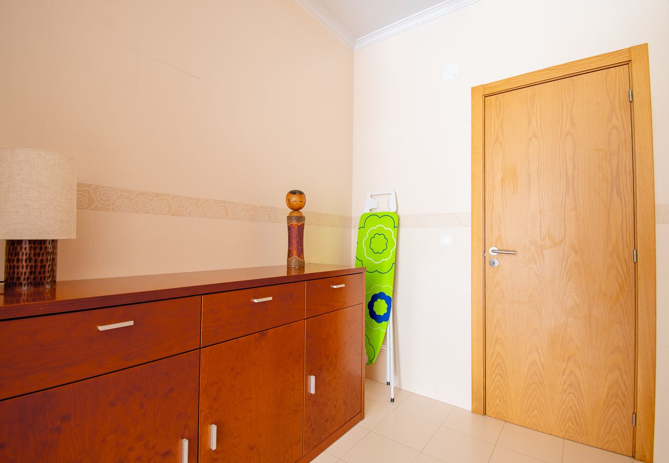 Apartamento em Carvoeiro - Apt Q Stylish 2 Bedroom Apartment in the Heart of Carvoeiro with Parking