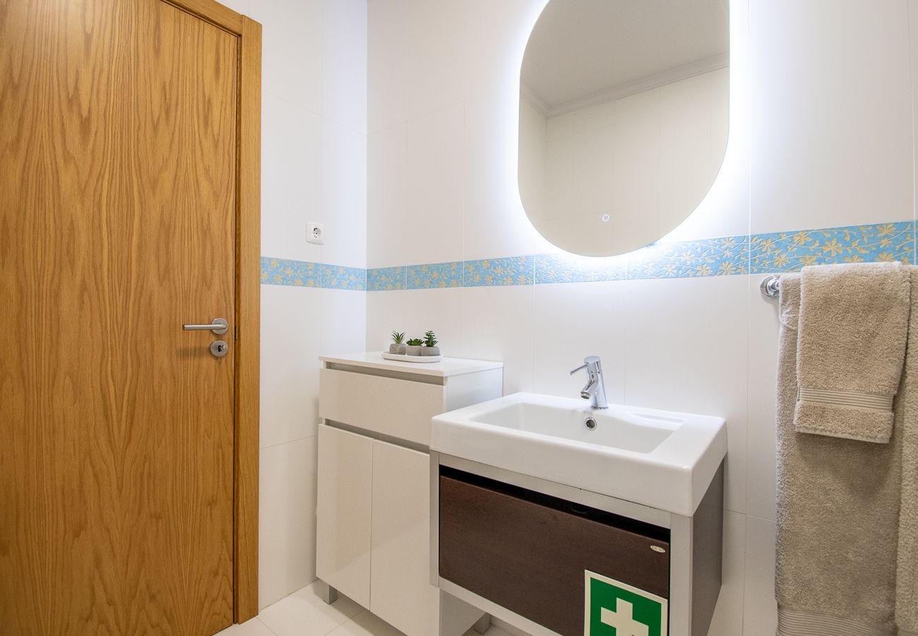 Apartamento em Carvoeiro - Apt Q Stylish 2 Bedroom Apartment in the Heart of Carvoeiro with Parking