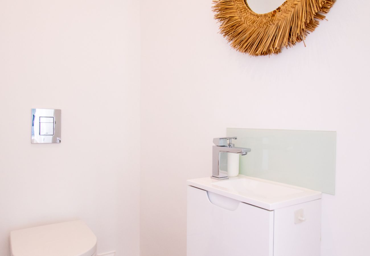 Villa em Carvoeiro - Villa Cactus, modern villa with two private swimming pools walking distance to the beach