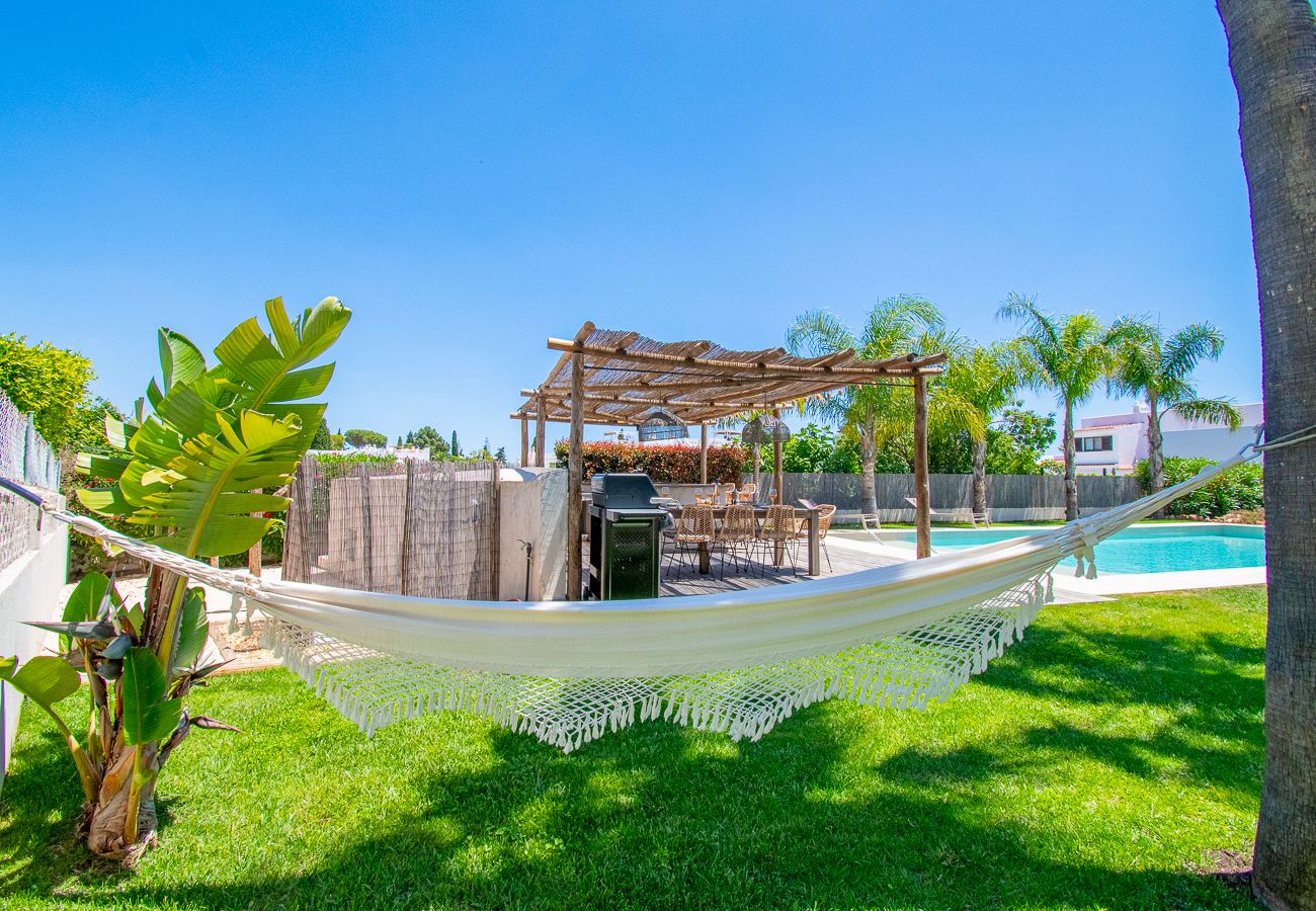 Villa em Carvoeiro - Villa Cactus, modern villa with two private swimming pools walking distance to the beach