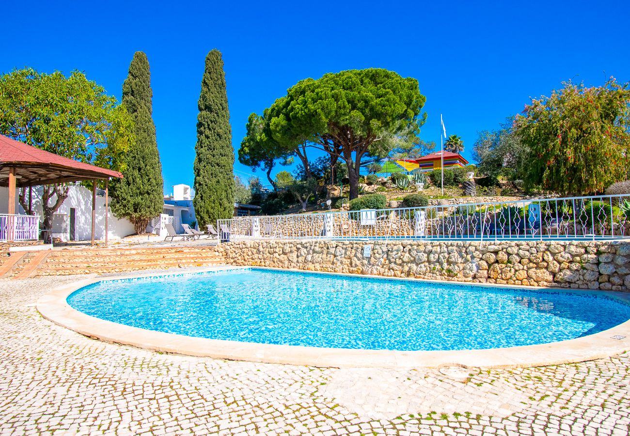 Apartamento em Carvoeiro - D9 Quinta do Paraiso, cosy apartment on fabulous resort