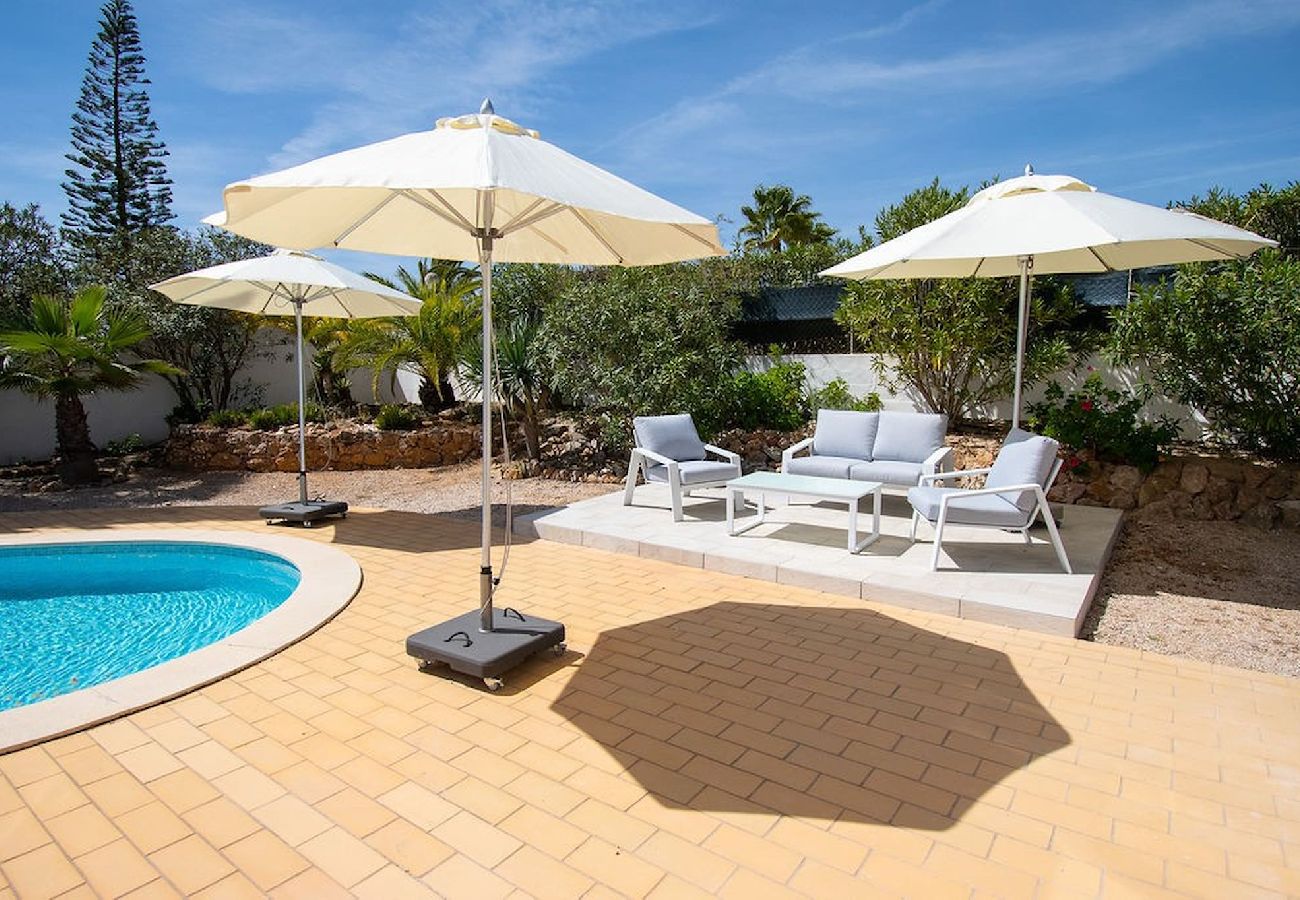 Villa in Carvoeiro - Vivenda Pomba Beautifully renovated with heated pool! 