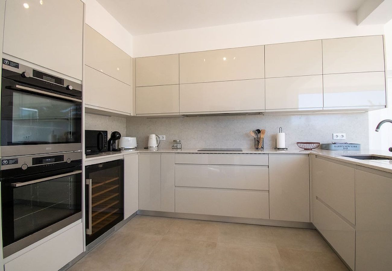 Villa in Carvoeiro - Vivenda Pomba Beautifully renovated with heated pool! 