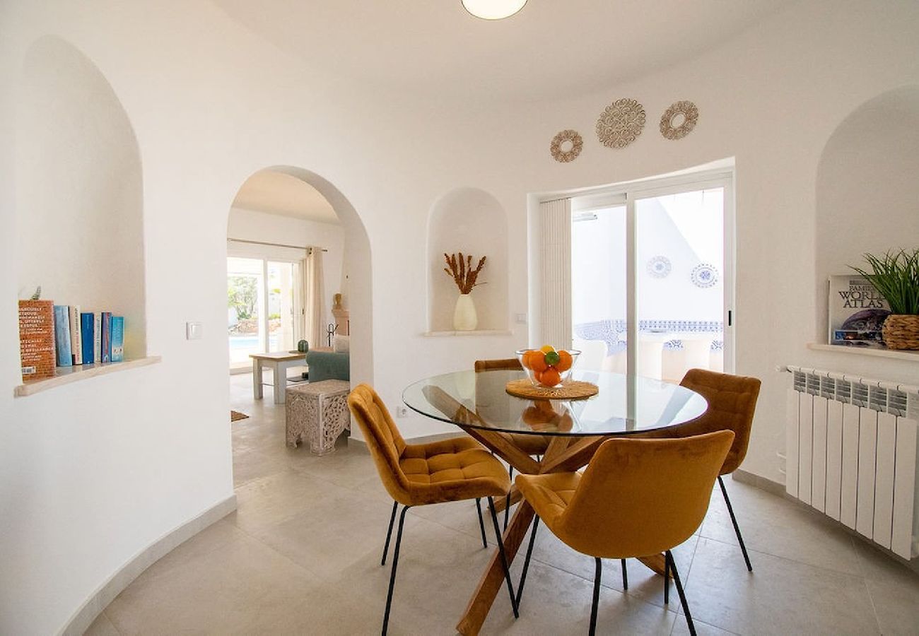 Villa in Carvoeiro - Vivenda Pomba Beautifully renovated with heated pool! 