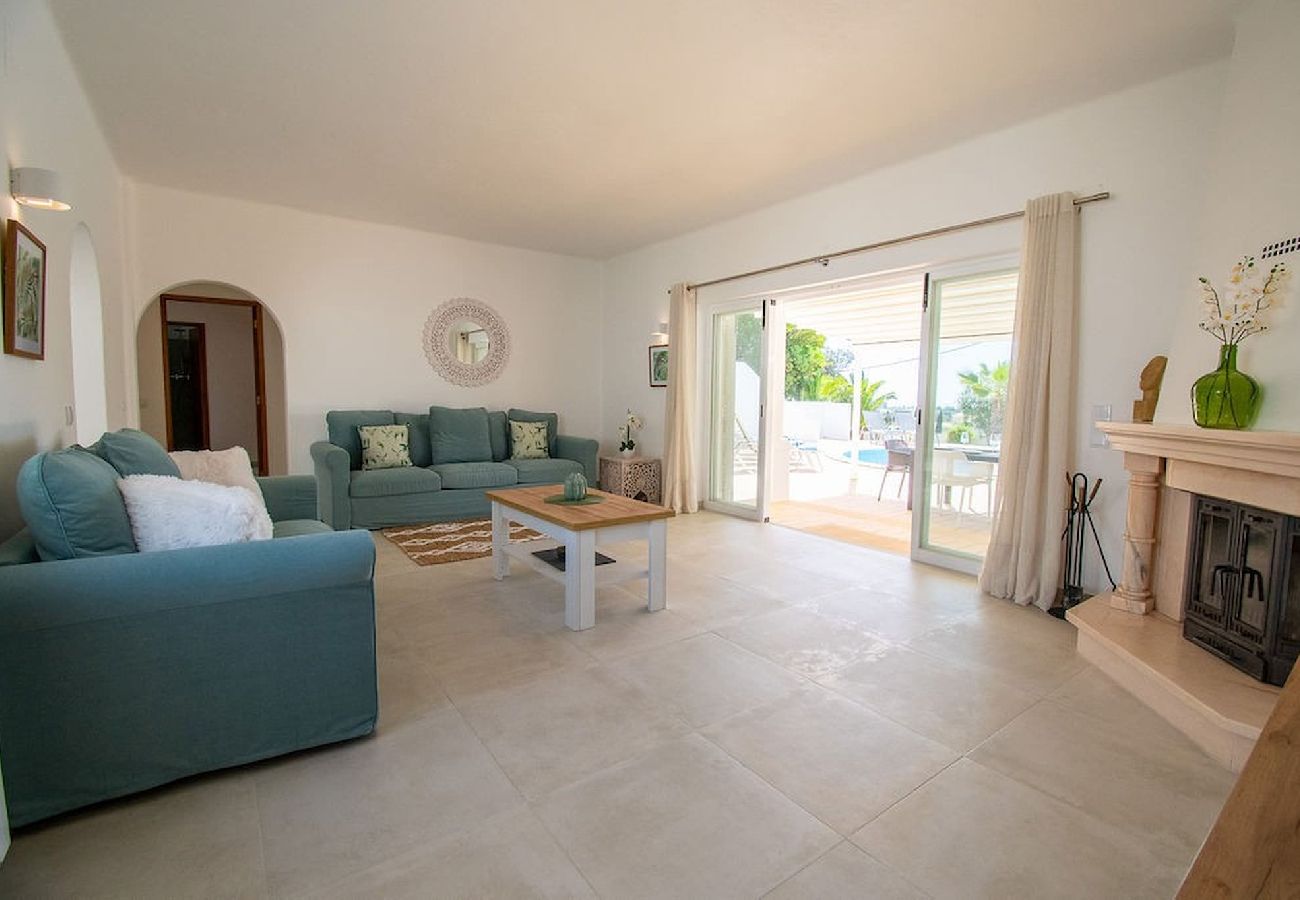 Villa in Carvoeiro - Vivenda Pomba Beautifully renovated with heated pool! 