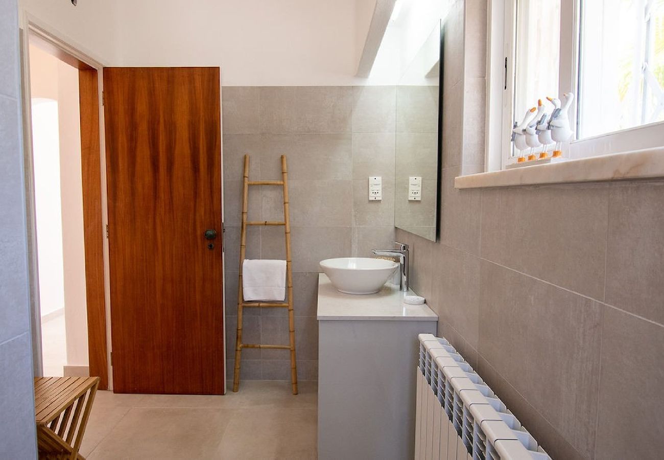 Villa in Carvoeiro - Vivenda Pomba Beautifully renovated with heated pool! 